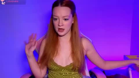 Snapshot of sunshunexxx chatting on 09.25.25 SunShuneXxX online show from 09.25.25