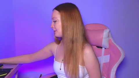 Snapshot of sunshunexxx chatting on 09.29.25 SunShuneXxX online show from 09.29.25