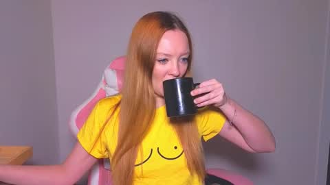 Snapshot of sunshunexxx chatting on 10.27.25 SunShuneXxX online show from 10.27.25