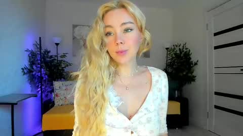 Snapshot of super_peach chatting on 06.07.26 Jenn online show from 06.07.26