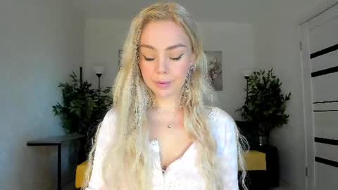 Snapshot of super_peach chatting on 07.18.26 Jenn online show from 07.18.26