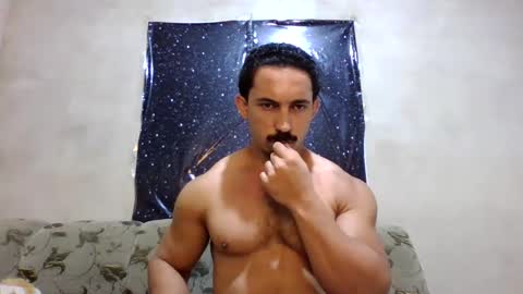 Snapshot of superbigmr chatting on 09.09.25 james online show from 09.09.25