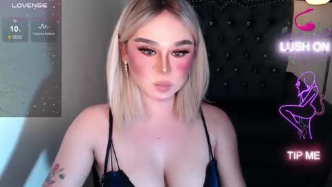 Snapshot of superh0tangelxx chatting on 09.18.25 CARMINA online show from 09.18.25