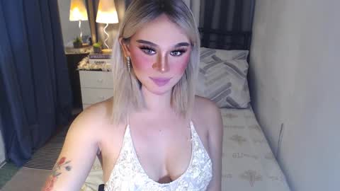 Snapshot of superh0tangelxx chatting on 02.10.26 CARMINA online show from 02.10.26