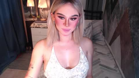 Snapshot of superh0tangelxx chatting on 02.13.26 CARMINA online show from 02.13.26