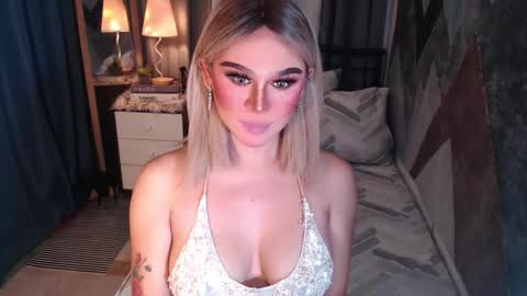 Snapshot of superh0tangelxx chatting on 02.15.26 CARMINA online show from 02.15.26