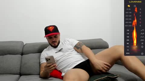 Snapshot of supermanboyxxl chatting on 12.28.24 supermanboyxxl online show from 12.28.24