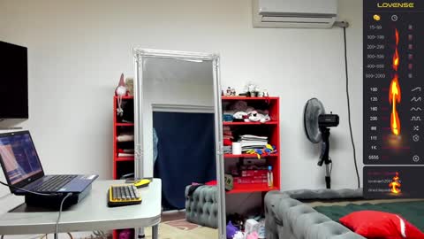 Snapshot of supermanboyxxl chatting on 01.02.25 supermanboyxxl online show from 01.02.25