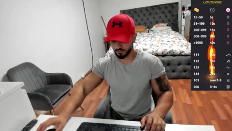 Snapshot of supermanboyxxl chatting on 09.30.25 supermanboyxxl online show from 09.30.25