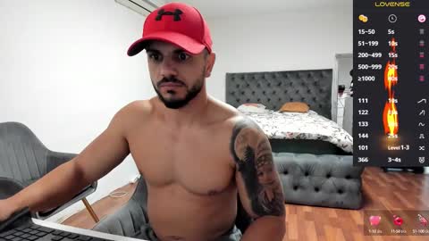 Snapshot of supermanboyxxl chatting on 10.01.25 supermanboyxxl online show from 10.01.25