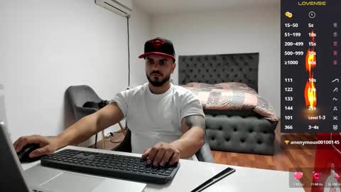 Snapshot of supermanboyxxl chatting on 10.23.25 supermanboyxxl online show from 10.23.25