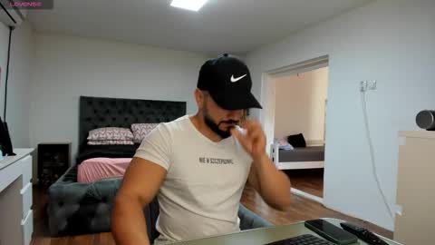 Snapshot of supermanboyxxl chatting on 11.03.25 supermanboyxxl online show from 11.03.25