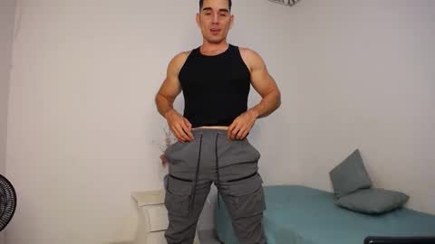 Snapshot of supermen_03 chatting on 12.23.24 jhosh online show from 12.23.24