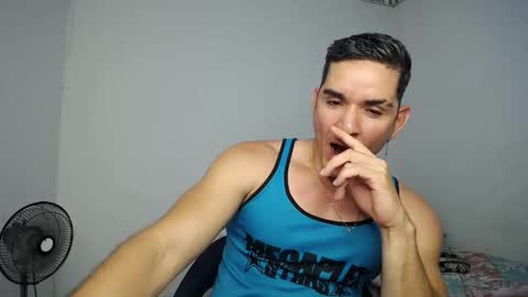 Snapshot of supermen_03 chatting on 10.21.25 jhosh online show from 10.21.25