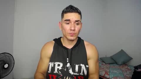 Snapshot of supermen_03 chatting on 10.25.25 jhosh online show from 10.25.25