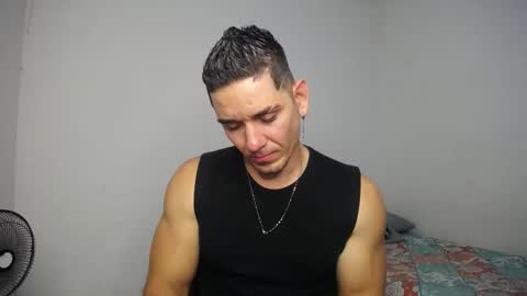 Snapshot of supermen_03 chatting on 10.28.25 jhosh online show from 10.28.25