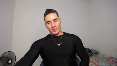 Snapshot of supermen_03 chatting on 10.29.25 jhosh online show from 10.29.25