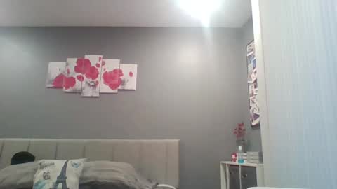 Snapshot of supernovarise chatting on 02.19.25 supernovarise online show from 02.19.25