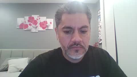 Snapshot of supernovarise chatting on 02.21.25 supernovarise online show from 02.21.25