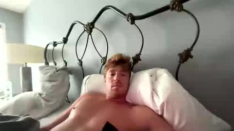 Snapshot of superstarstatushere chatting on 04.16.26 superstarstatushere online show from 04.16.26