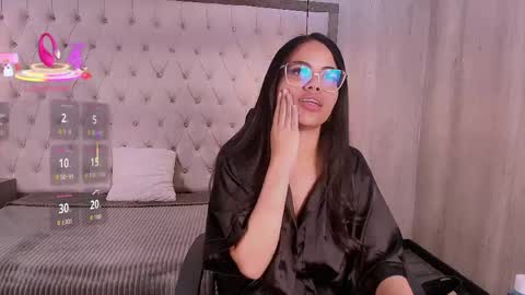 susan_voltaire online show from 05.11.26