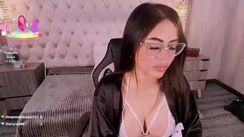 susan_voltaire online show from 05.11.26