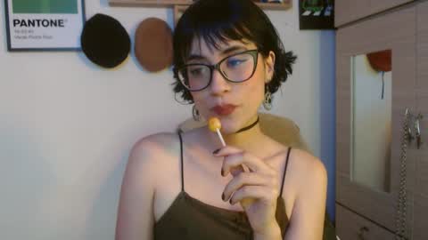 susana_w online show from 10.17.25