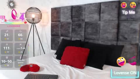 Snapshot of susanjacobs chatting on 10.07.25 Susan online show from 10.07.25