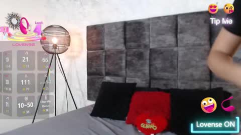 Snapshot of susanjacobs chatting on 10.11.25 Susan online show from 10.11.25