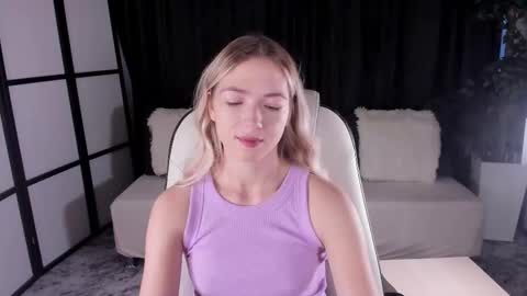 Snapshot of susanmimi chatting on 10.04.25 Susan online show from 10.04.25