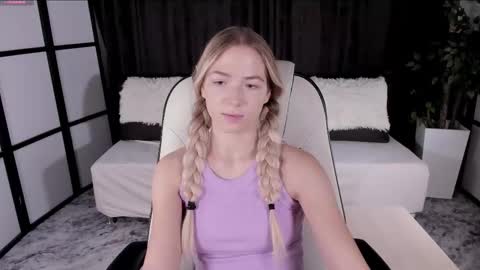 Snapshot of susanmimi chatting on 10.11.25 Susan online show from 10.11.25