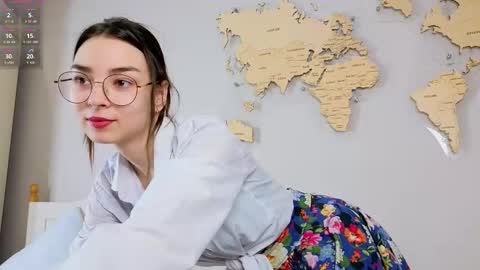 Snapshot of susannahtrojahn chatting on 02.27.26 susannahtrojahn online show from 02.27.26