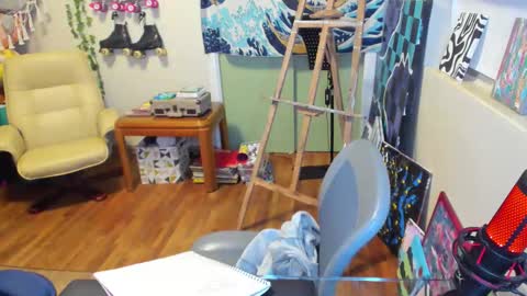 Snapshot of sushifox chatting on 11.03.25   online show from 11.03.25