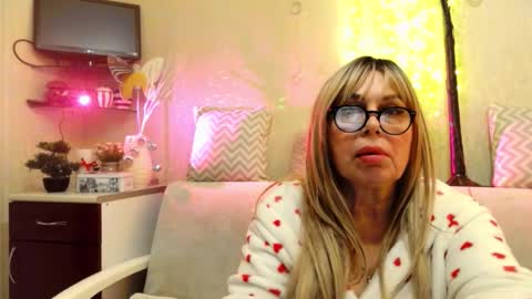 Snapshot of susiexnoreen chatting on 02.19.26 SusiexNoreen online show from 02.19.26