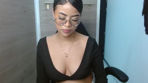 Snapshot of sussan_love01 chatting on 02.19.25 Susan online show from 02.19.25