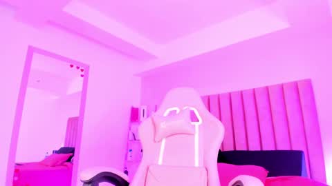 Snapshot of sussan_nicolle1 chatting on 10.17.25 Sussan Nicole  online show from 10.17.25