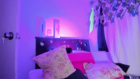 sussanmiller_ online show from 02.26.25