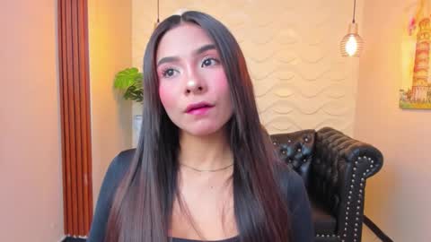 Snapshot of sussy_sweet4u chatting on 09.28.25 sussy_sweet4u online show from 09.28.25