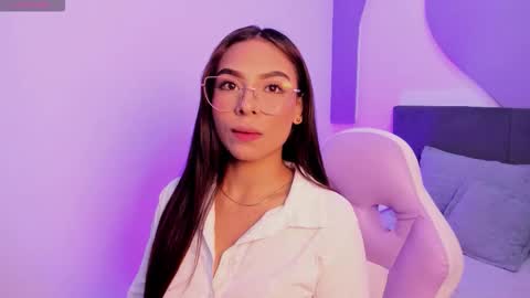 Snapshot of sussy_sweet4u chatting on 11.06.25 sussy_sweet4u online show from 11.06.25