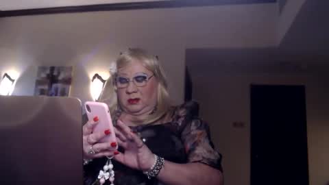 Snapshot of suzannebanci chatting on 12.20.24 My name is Sissy or more fully Suzanna Aprilia Maria Mariquita Catarina Chinita Banci. Soy una puta - que chimba ladybug online show from 12.20.24