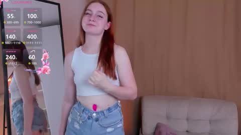 Snapshot of suzanzulkowski chatting on 11.26.25 Alisa online show from 11.26.25