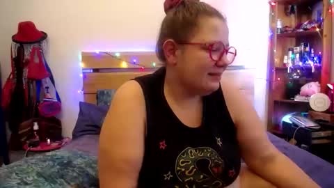 suzie stardust online show from 02.04.26