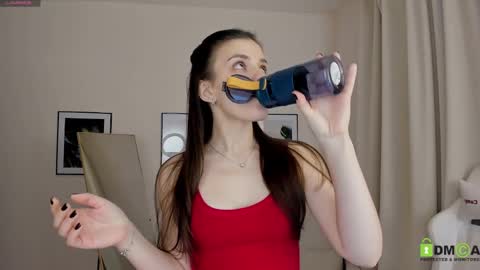 Suzy  next stream  Thursday Friday Saturday online show from 02.04.25