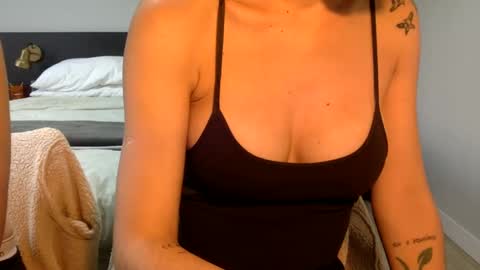 Snapshot of suzysummerrrrrrrrr chatting on 01.06.25 The real sugar baby Suzy Summer online show from 01.06.25