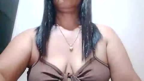 suzzie_hot online show from 11.24.25