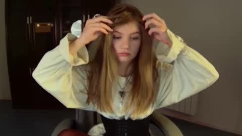 Snapshot of swag_evalution chatting on 10.15.25 Eva online show from 10.15.25