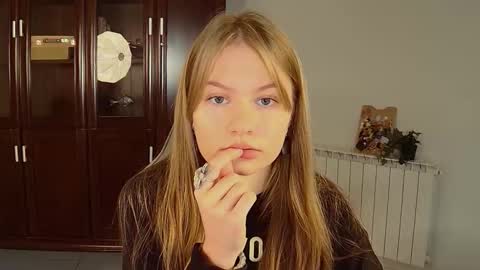 Snapshot of swag_evalution chatting on 10.29.25 Eva online show from 10.29.25