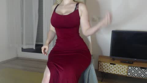 sweat_mia online show from 12.04.24