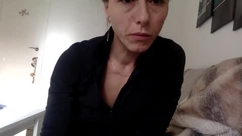 Snapshot of swee788485 chatting on 10.24.25 ALBA online show from 10.24.25