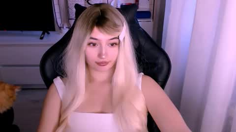 Snapshot of sweeet_baby0 chatting on 10.14.25 Kate online show from 10.14.25